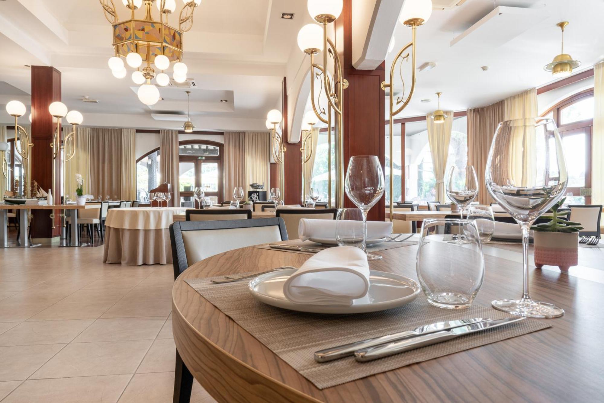 Sea Resort Marina Portoroz Exterior photo